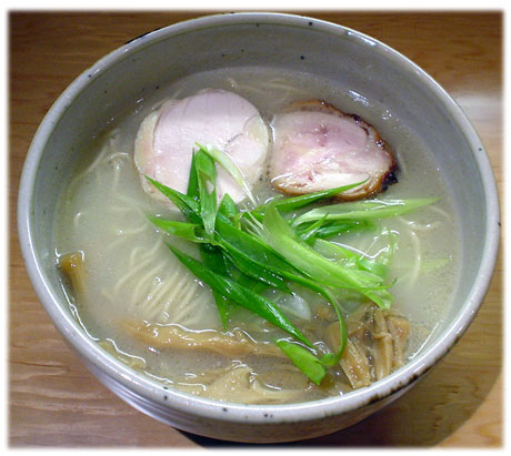 軍鶏白湯麺